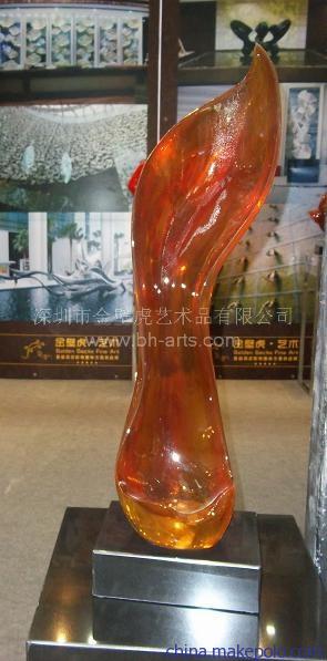 深圳雕塑艺术品公司透明树脂雕塑仿琉璃案头工艺品摆件雕塑