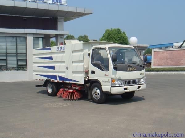 小型5吨扫路车图片,燃油扫地车